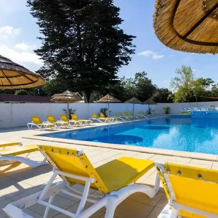 4 Etoiles - Piscine - Cbgcb0a *