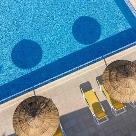 Holiday home 4 Etoiles - Piscine - Cbgcb0a *